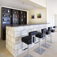 Отель Club St George Resort гостиничный бар