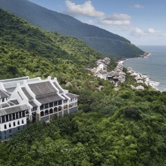 Отель InterContinental Danang Sun Peninsula Resort пляж фото 2