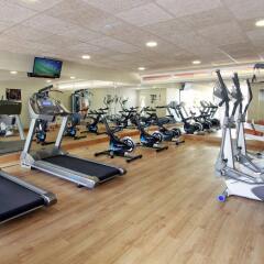Hotel Puente Real фитнесс-зал