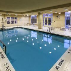 Отель Hampton Inn & Suites Staten Island бассейн фото 2