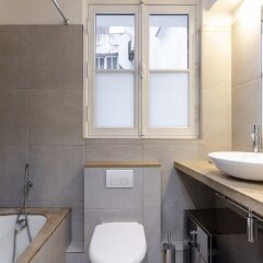 Апартаменты Mabillon - St Germain des Pres Apartment Париж ванная
