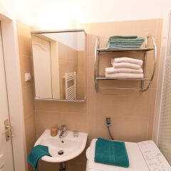 Отель CheckVienna - Apartment Steingasse Австрия, Вена - отзывы, цены и фото номеров - забронировать отель CheckVienna - Apartment Steingasse онлайн ванная фото 2