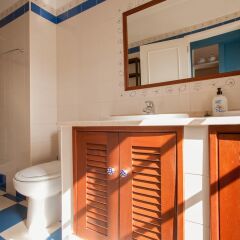 Ericeira Chill Hill Hostel & Private Rooms - Peach Garden в номере фото 2