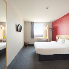 Отель B&B Hotel Wrocław Centrum Польша, Вроцлав - 1 отзыв об отеле, цены и фото номеров - забронировать отель B&B Hotel Wrocław Centrum онлайн комната для гостей фото 2