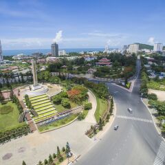 Отель Phoenix Hotel Vung Tau Вьетнам, Вунгтау - отзывы, цены и фото номеров - забронировать отель Phoenix Hotel Vung Tau онлайн балкон