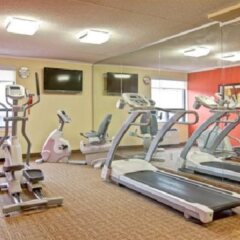 Отель Best Western Plus Toronto North York Hotel & Suites Канада, Торонто - отзывы, цены и фото номеров - забронировать отель Best Western Plus Toronto North York Hotel & Suites онлайн фитнесс-зал