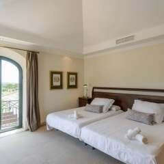 Arcos Golf Hotel Cortijo y Villas сейф в номере
