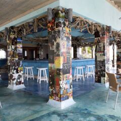 GoldenEye Hotel & Resort гостиничный бар