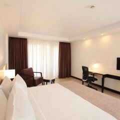 Отель Holiday Inn Resort Goa, an IHG Hotel Индия, Кавелоссим - отзывы, цены и фото номеров - забронировать отель Holiday Inn Resort Goa, an IHG Hotel онлайн комната для гостей фото 4