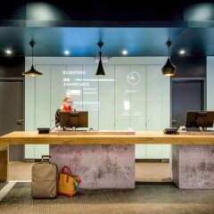 Отель Ibis Hamburg City Германия, Гамбург - 2 отзыва об отеле, цены и фото номеров - забронировать отель Ibis Hamburg City онлайн интерьер отеля фото 2