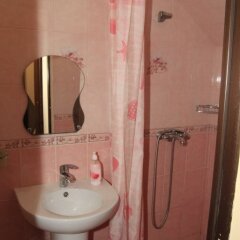 Гостиница Гостевой дом Южанка (закрыт) в Анапе отзывы, цены и фото номеров - забронировать гостиницу Гостевой дом Южанка (закрыт) онлайн Анапа ванная фото 2