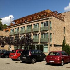 Holiday Beach Budapest Wellness & Conference Hotel парковка