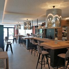The Lodge Hotel - Golfclub Eppan Аппиано-сулла-Страда-дель-Вино гостиничный бар