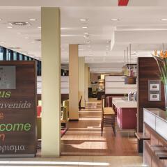 Отель Courtyard by Marriott Munich City East Мюнхен интерьер отеля