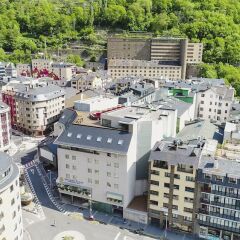 Отель Golden Tulip Andorra Fènix пляж