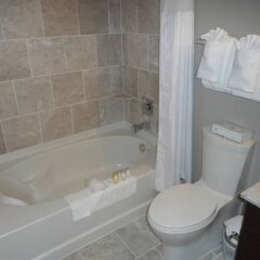 Отель Weichert Suites at Gallery Bethesda США, Бетесда - отзывы, цены и фото номеров - забронировать отель Weichert Suites at Gallery Bethesda онлайн ванная