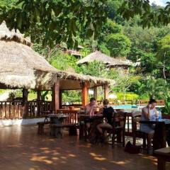 Отель Koh Jum Resort бассейн