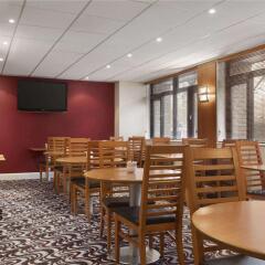 Days Hotel Waterloo