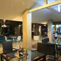 Отель Blue Garden Resort Pattaya Таиланд, Паттайя - отзывы, цены и фото номеров - забронировать отель Blue Garden Resort Pattaya онлайн гостиничный бар