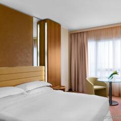 Отель Four Points By Sheraton Padova Падуя комната для гостей