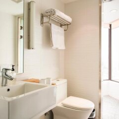 Отель Ji Hotel Shanghai Hongqiao Hub Jiuting Китай, Шанхай - отзывы, цены и фото номеров - забронировать отель Ji Hotel Shanghai Hongqiao Hub Jiuting онлайн ванная