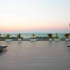 Отель Sunset Boulevard By Pattaya Sunny Rentals Паттайя фитнесс-зал
