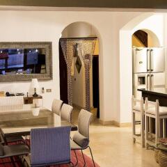 Отель Beachfront El Gouna Villa with Pool - Sabina Y144 гостиничный бар