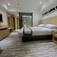 Отель City Comfort Inn Zhaoqing Qixingyan Paifang Branch сейф в номере