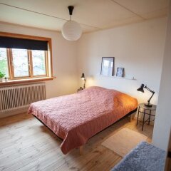 3 Storey 5 Bedroom, 3 Bathroom House in the Center of Tórshavn in Torshavn, Faroe Islands from 320$, photos, reviews - zenhotels.com guestroom photo 3