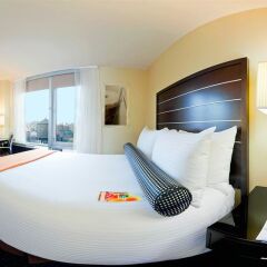 Отель Hilton New York Fashion District США, Нью-Йорк - отзывы, цены и фото номеров - забронировать отель Hilton New York Fashion District онлайн удобства в номере фото 2