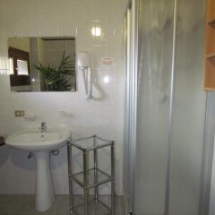 Отель Ristorante Alloggio Ostello Amolara Адрия ванная