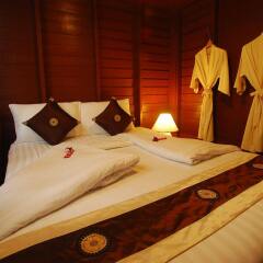 Отель Bangphlat Resort Бангкок комната для гостей