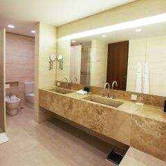 Square Nine Hotel Belgrade Белград ванная
