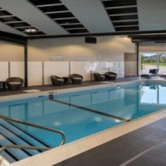 Отель TownePlace Suites by Marriott Saskatoon бассейн фото 3
