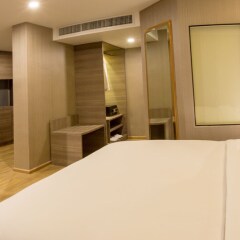 Отель Glow Sukhumvit 5 By Centropolis Бангкок комната для гостей фото 3
