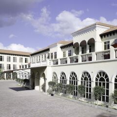 Spanish Court Hotel парковка