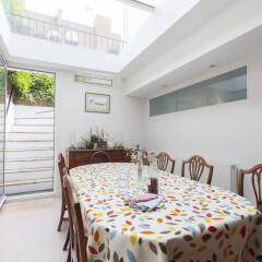 Апартаменты Onefinestay - Holland Park Apartments Лондон помещение для мероприятий