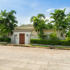 Отель Luxury Pool Villa SRV фото 3