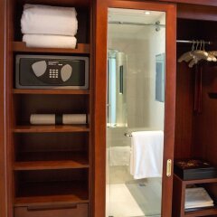 Отель Park Hyatt Saigon Вьетнам, Хошимин - отзывы, цены и фото номеров - забронировать отель Park Hyatt Saigon онлайн сейф в номере