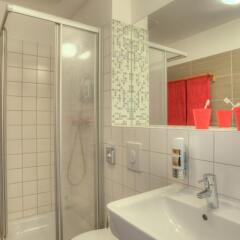 Meininger Hotel Hamburg City Center Гамбург ванная фото 2