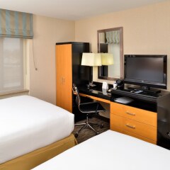Отель Holiday Inn Express Kennedy Airport США, Нью-Йорк - 2 отзыва об отеле, цены и фото номеров - забронировать отель Holiday Inn Express Kennedy Airport онлайн
