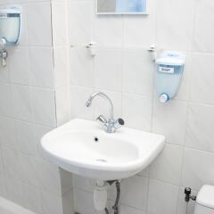 Отель Budget Hotel Ben Нидерланды, Амстердам - 1 отзыв об отеле, цены и фото номеров - забронировать отель Budget Hotel Ben онлайн ванная