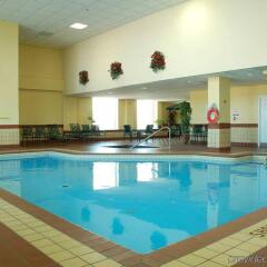 Отель Hampton Inn by Hilton Ottawa Канада, Оттава - отзывы, цены и фото номеров - забронировать отель Hampton Inn by Hilton Ottawa онлайн бассейн фото 2