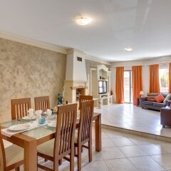 Апартаменты Charming Apartment in Qawra комната для гостей фото 2