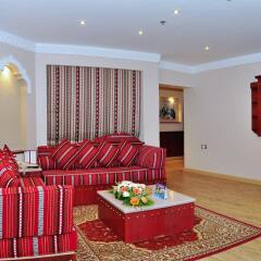 Отель Al Liwan Suites комната для гостей фото 5