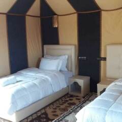 Отель Dunes Luxury Camp Erg Chebbi Марокко, Мерзуга - отзывы, цены и фото номеров - забронировать отель Dunes Luxury Camp Erg Chebbi онлайн комната для гостей фото 4
