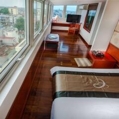 Отель Conifer Boutique Hotel Вьетнам, Ханой - отзывы, цены и фото номеров - забронировать отель Conifer Boutique Hotel онлайн балкон