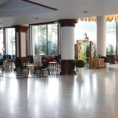 Welcome Plaza Hotel