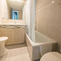 Отель Checkin Garbí ванная фото 2