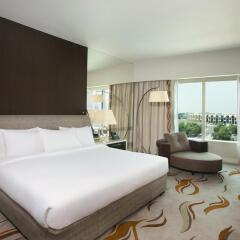 Отель Hilton Capital Grand Abu Dhabi комната для гостей фото 4